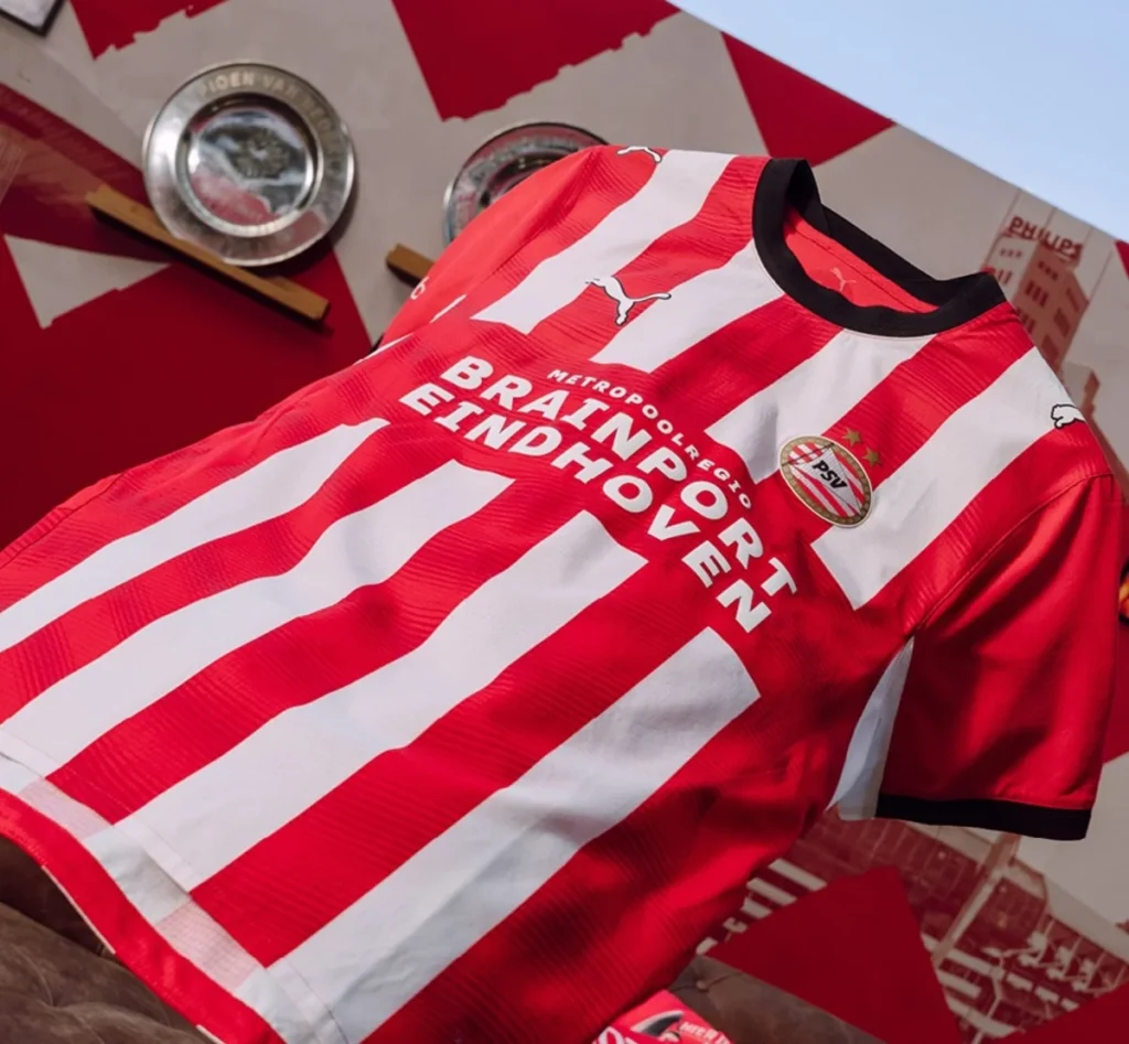 La camiseta local del PSV 2026-2027 celebra el Philips Stadion con su diseño de siempre