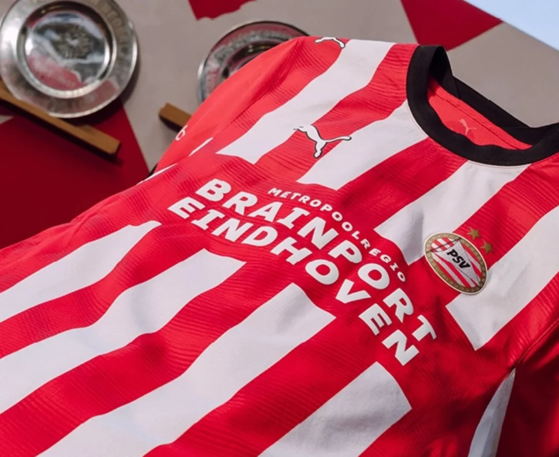 La camiseta local del PSV 2026-2027 celebra el Philips Stadion con su diseño de siempre