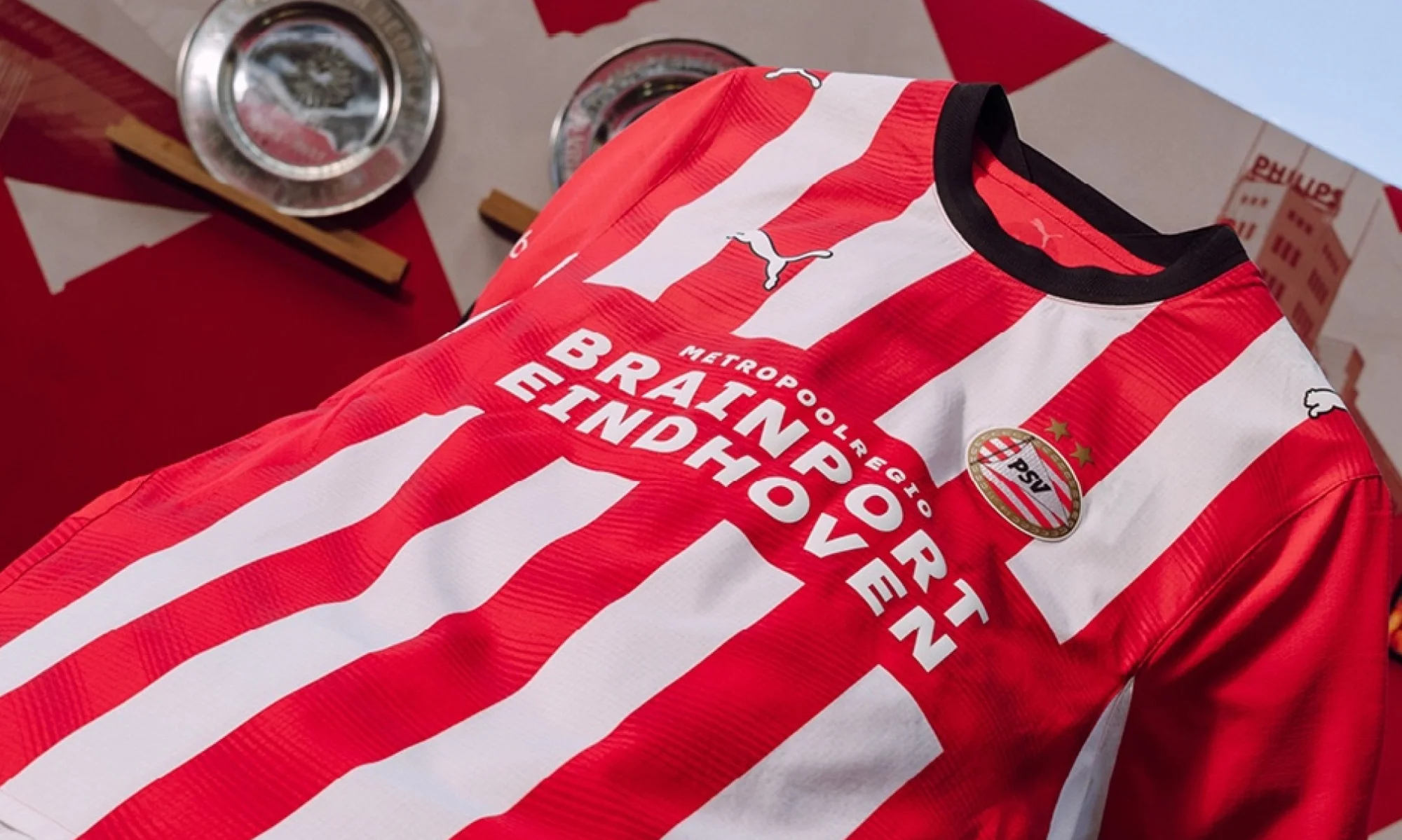 La camiseta local del PSV 2026-2027 celebra el Philips Stadion con su diseño de siempre