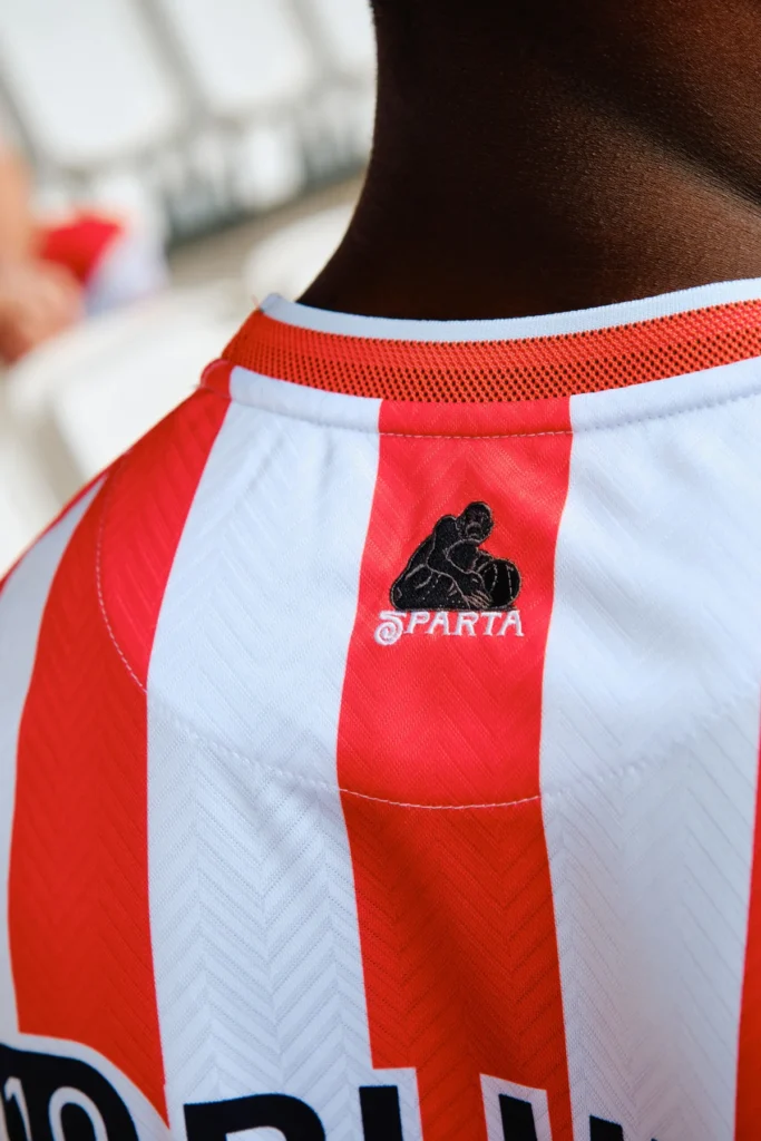 Sparta Rotterdam rinde homenaje a Het Kasteel con sus camisetas 2026-2027