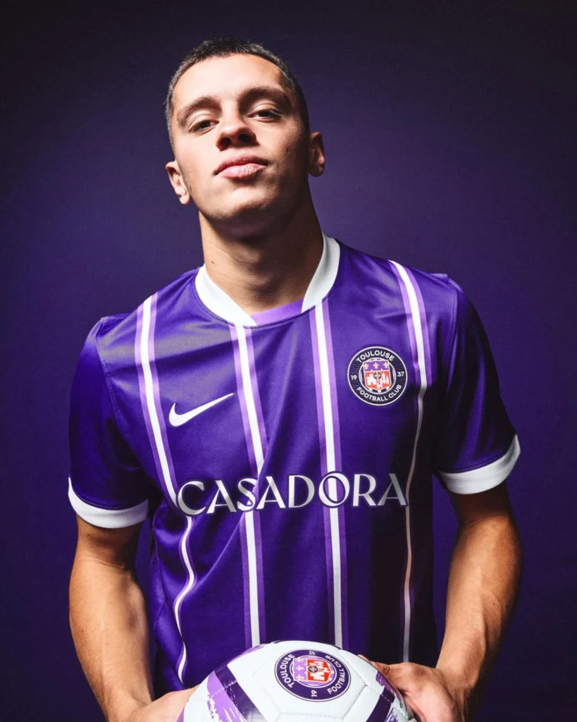 Vuelven las rayas: el Toulouse FC mira a 1982-1983 en su camiseta 2026-2027