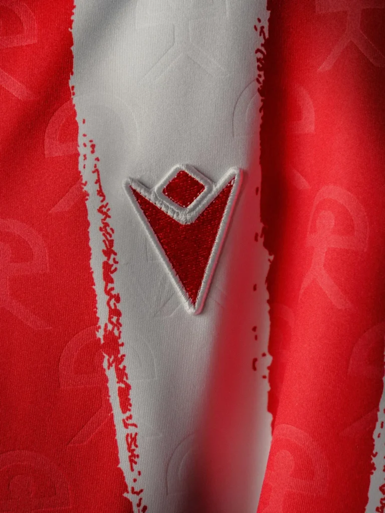 La UD Almería rinde homenaje al Indalo en sus camisetas 2026-2027