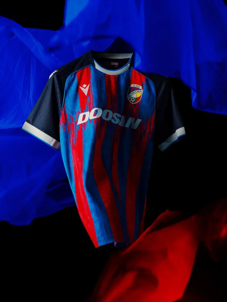 Bosques y campos de cultivo: el Viktoria Plzeň presenta sus camisetas Macron 2026-2027