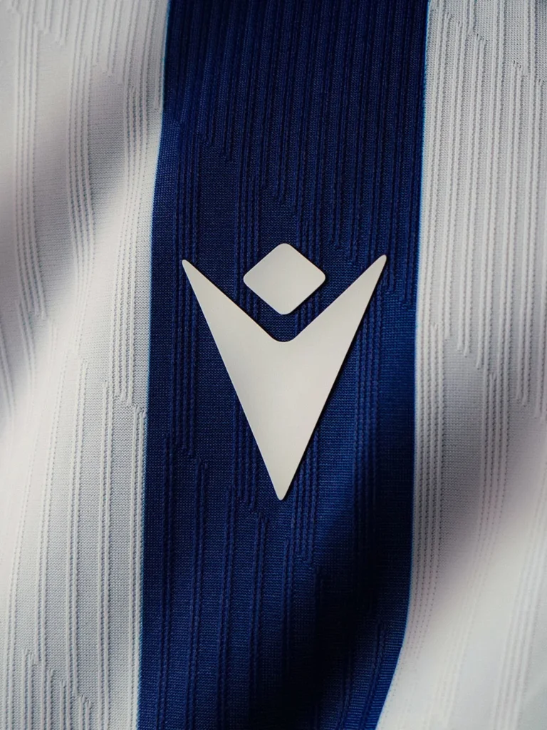 El West Bromwich Albion presenta sus camisetas 2026-2027 con un homenaje al Black Country
