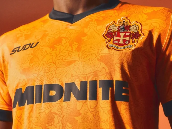 El Wolverhampton celebra 150 años con sus camisetas 2026-2027