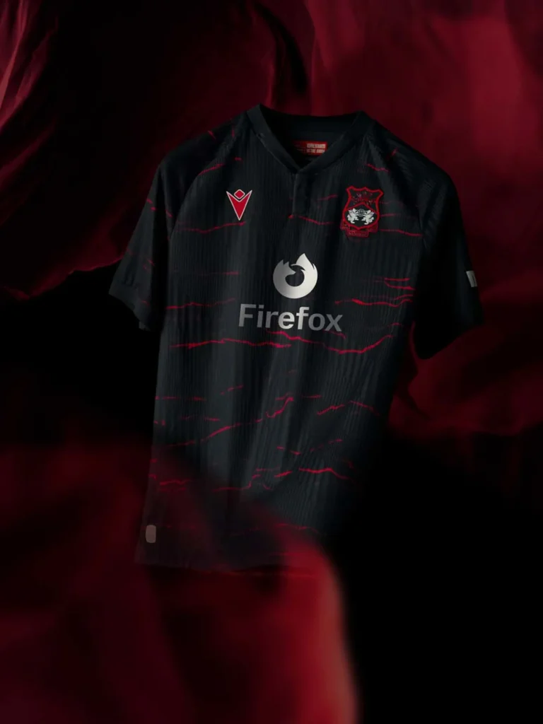 Las camisetas del Wrexham AFC 2026-2027 se inspiran en el Kop End y en las canteras de pizarra