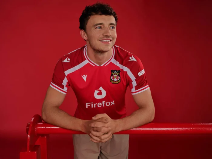 Las camisetas del Wrexham AFC 2026-2027 se inspiran en el Kop End y en las canteras de pizarra