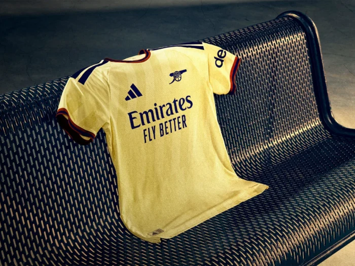 El Arsenal recupera el amarillo y los rayos en su tercera camiseta 2026-2027