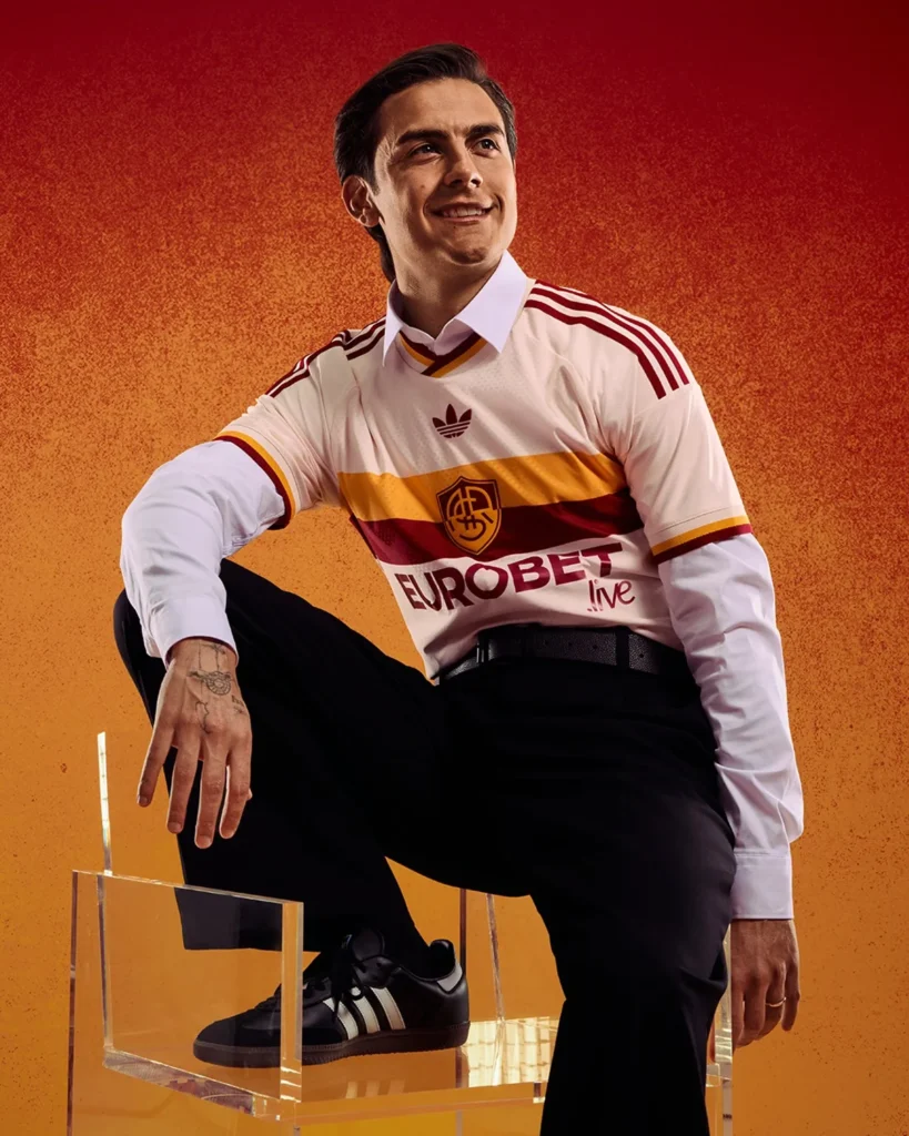 La segunda camiseta de la Roma 2026-2027 recupera el espíritu de los años 40