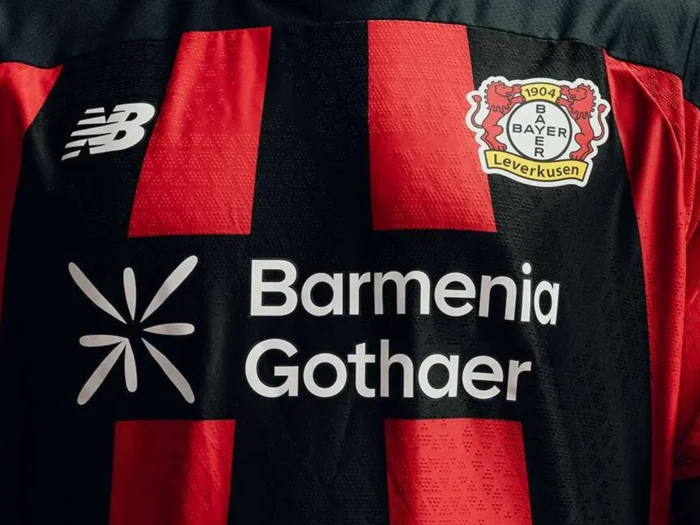 Bayer Leverkusen presenta sus camisetas 2026-2027, inspiradas en el BayArena y en la «City of Colours»
