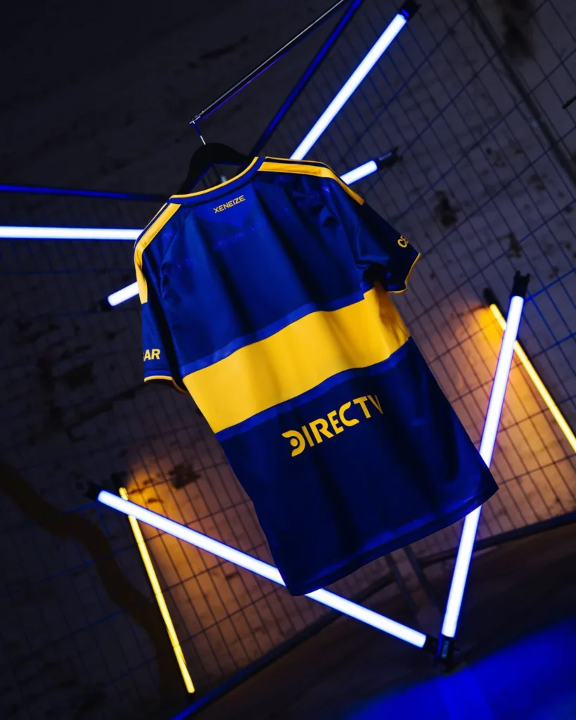 La camiseta local de Boca Juniors 2026-2027 recupera el detalle celeste de los noventa