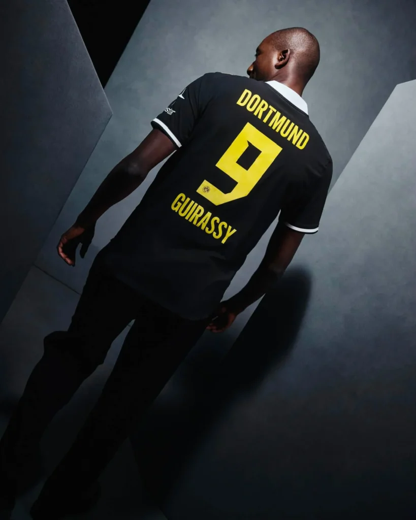 El Borussia Dortmund presenta su camiseta visitante 2026-2027: un homenaje a su afición