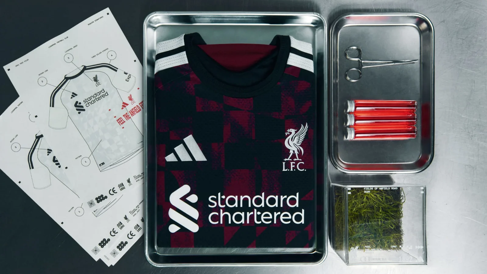 El Liverpool presenta su tercera camiseta 2026-2027 inspirada en el ambiente de Anfield