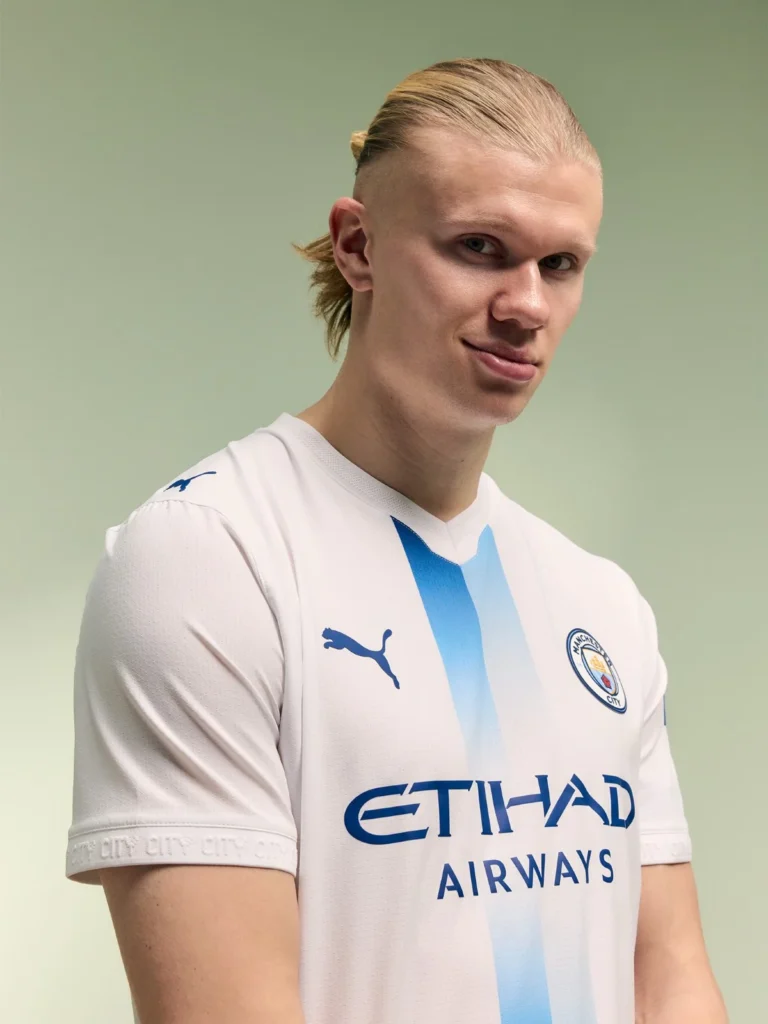 El Manchester City presenta su tercera camiseta 2026-2027 diseñada con inteligencia artificial