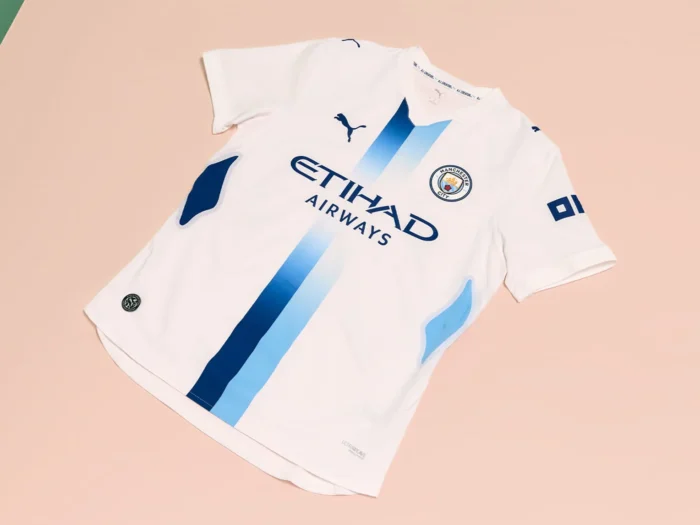 El Manchester City presenta su tercera camiseta 2026-2027 diseñada con inteligencia artificial