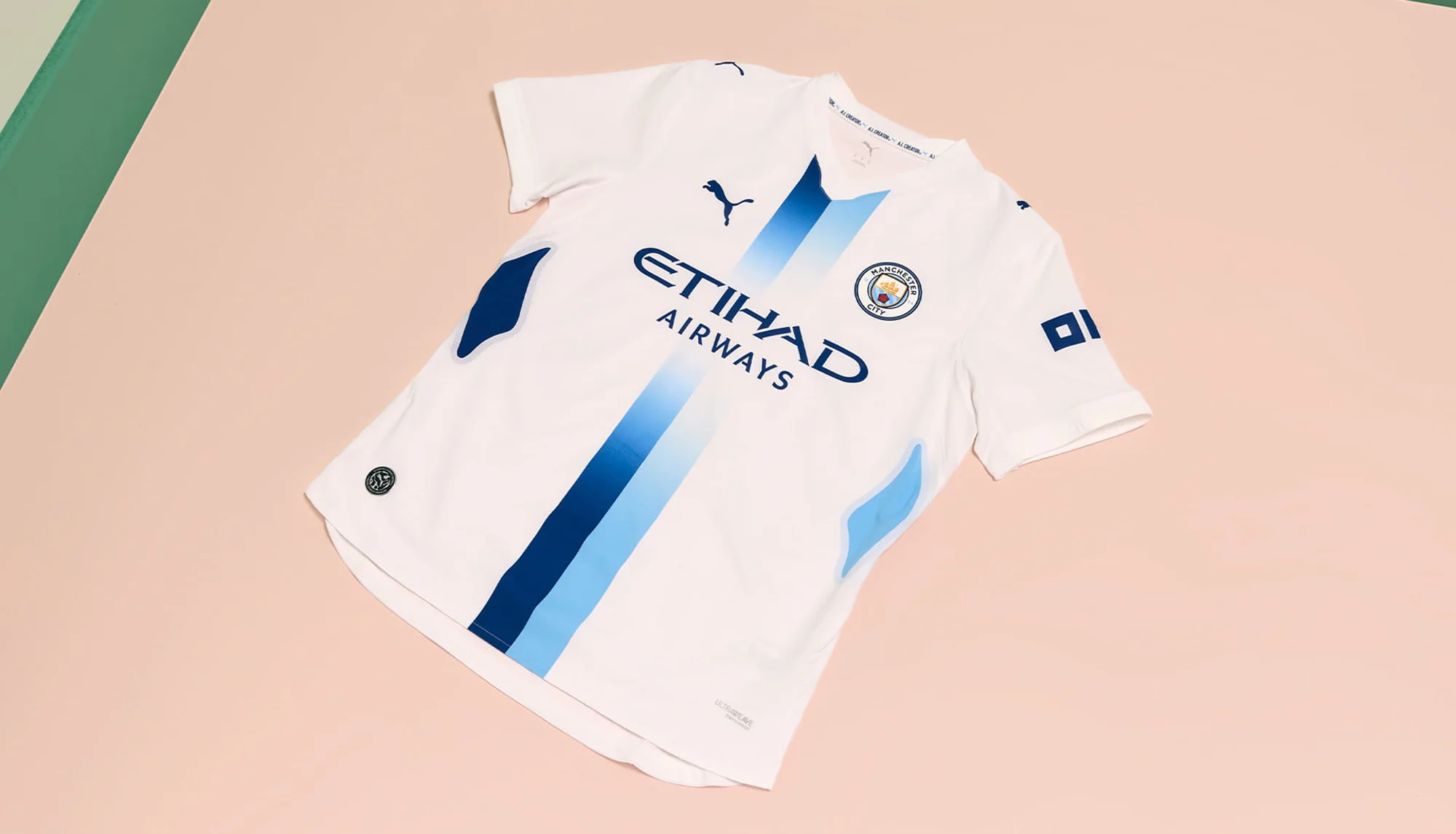 El Manchester City presenta su tercera camiseta 2026-2027 diseñada con inteligencia artificial
