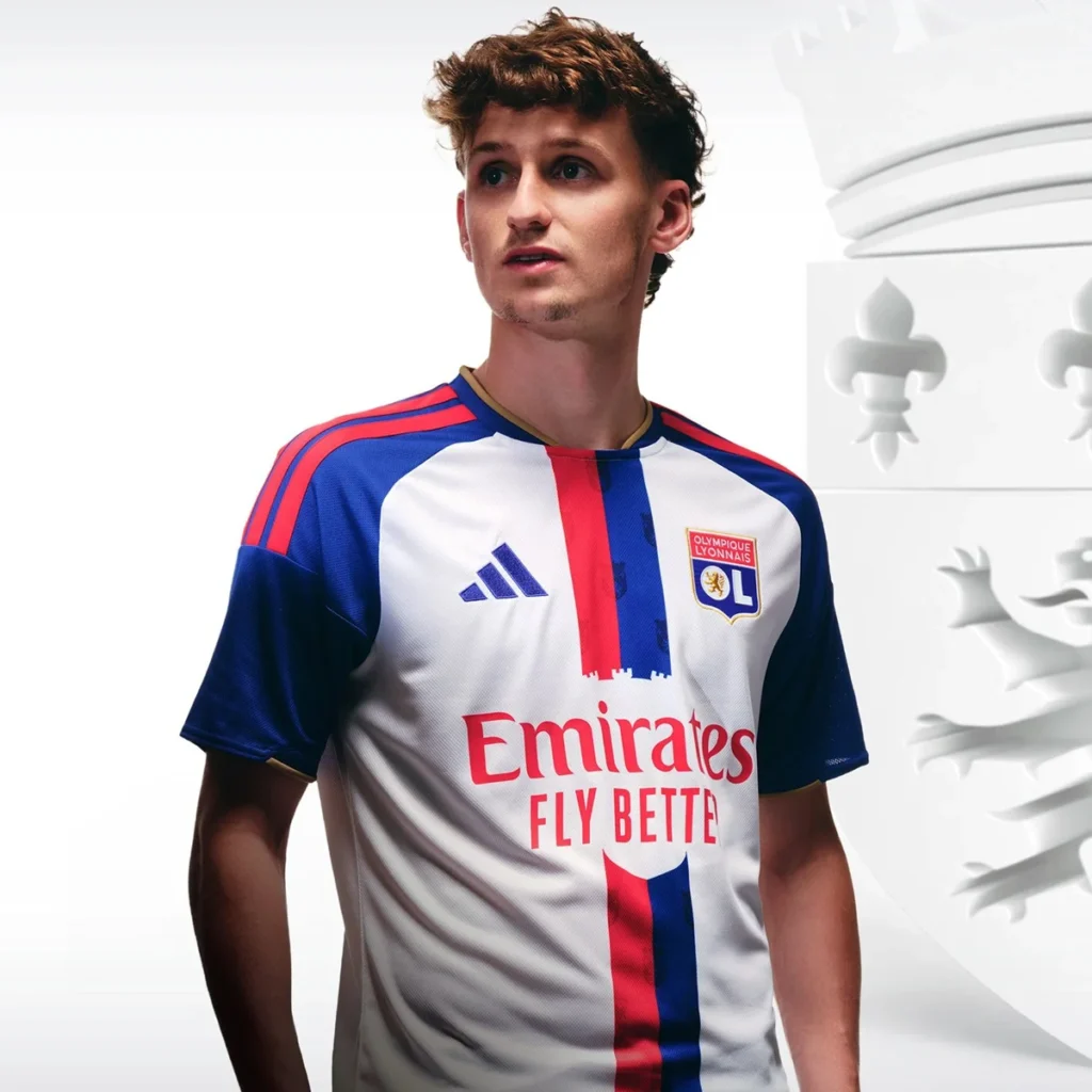 El Olympique de Lyon presenta sus camisetas 2026-2027 en homenaje a la ciudad