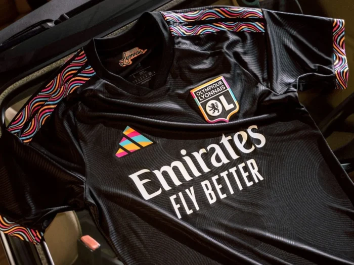 El Olympique de Lyon presenta sus camisetas 2026-2027 en homenaje a la ciudad
