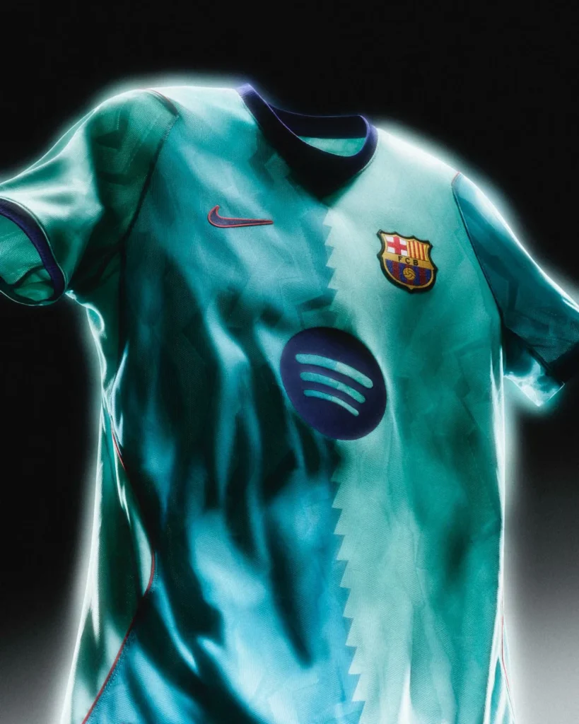 La tercera camiseta del FC Barcelona 2026-2027 es turquesa y mira a los noventa