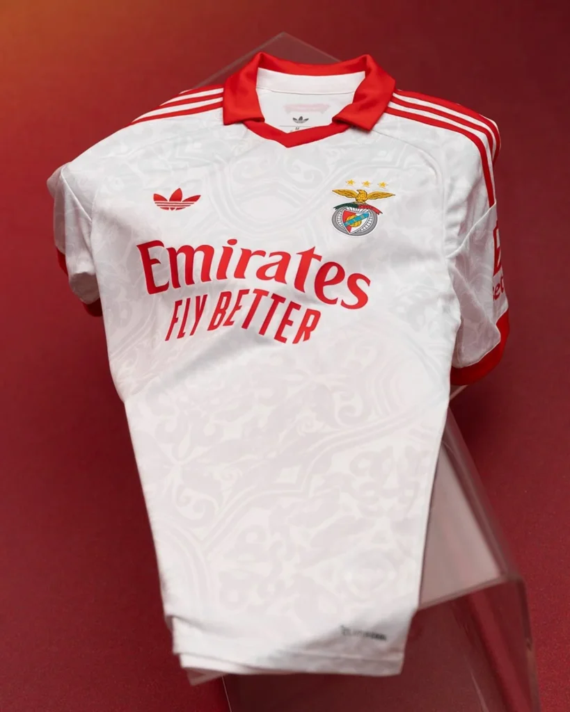 El Benfica dedica sus camisetas 2026-2027 a los 20 años del Benfica Campus