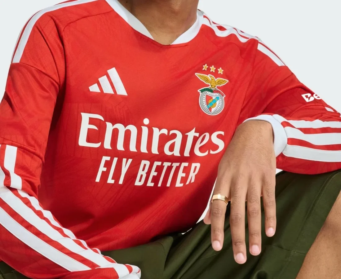 El Benfica dedica sus camisetas 2026-2027 a los 20 años del Benfica Campus