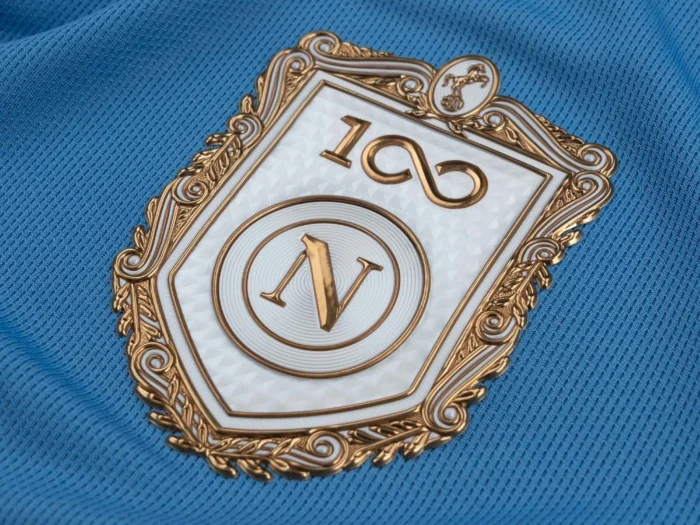 El Napoli celebra su centenario con tres camisetas 2026-2027 de EA7 llenas de historia