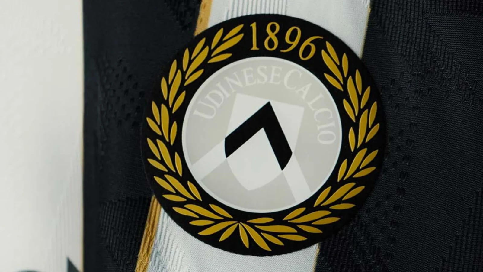 Udinese celebra 130 años de historia con sus camisetas 2026-2027