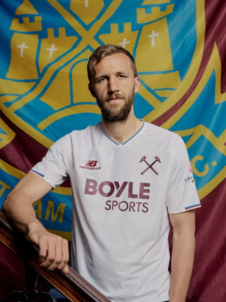 West Ham United abre un nuevo capítulo con New Balance: así son sus camisetas 2026-2027