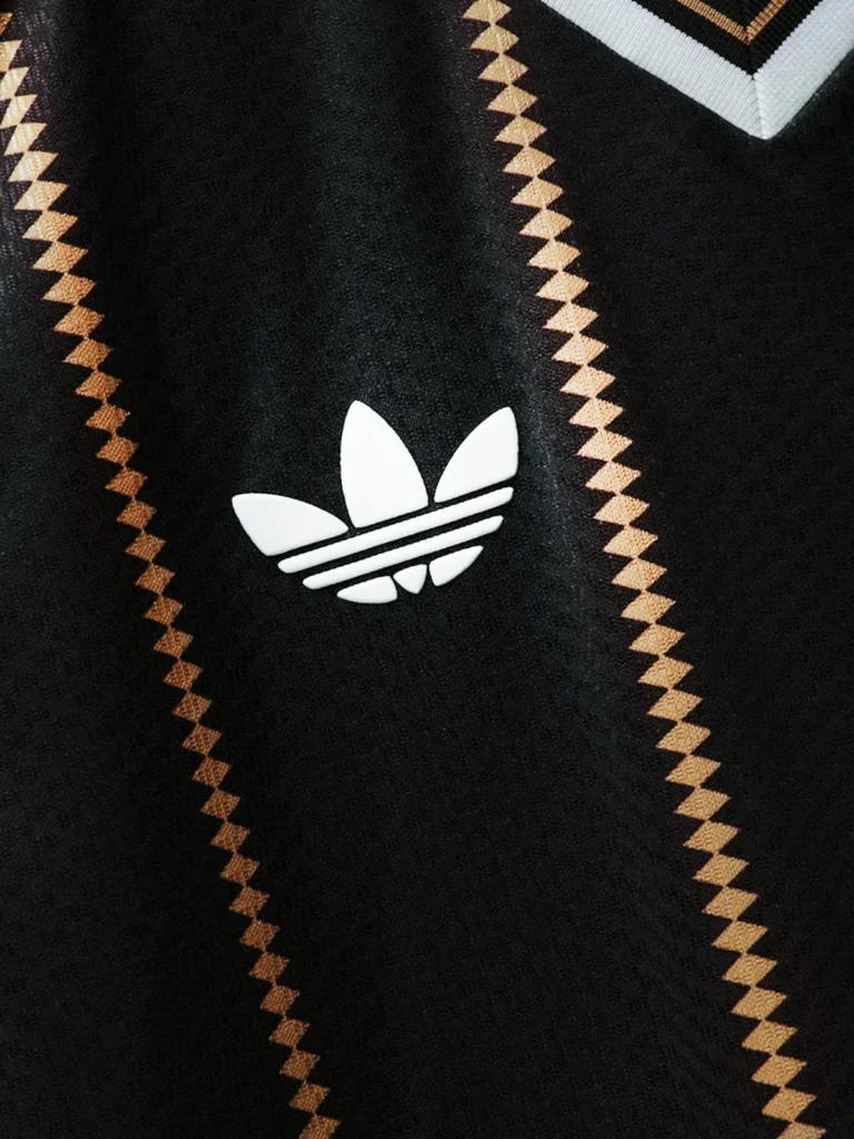 Alemania se despide de adidas con su tercera camiseta 2026: negro y oro para un adiós histórico
