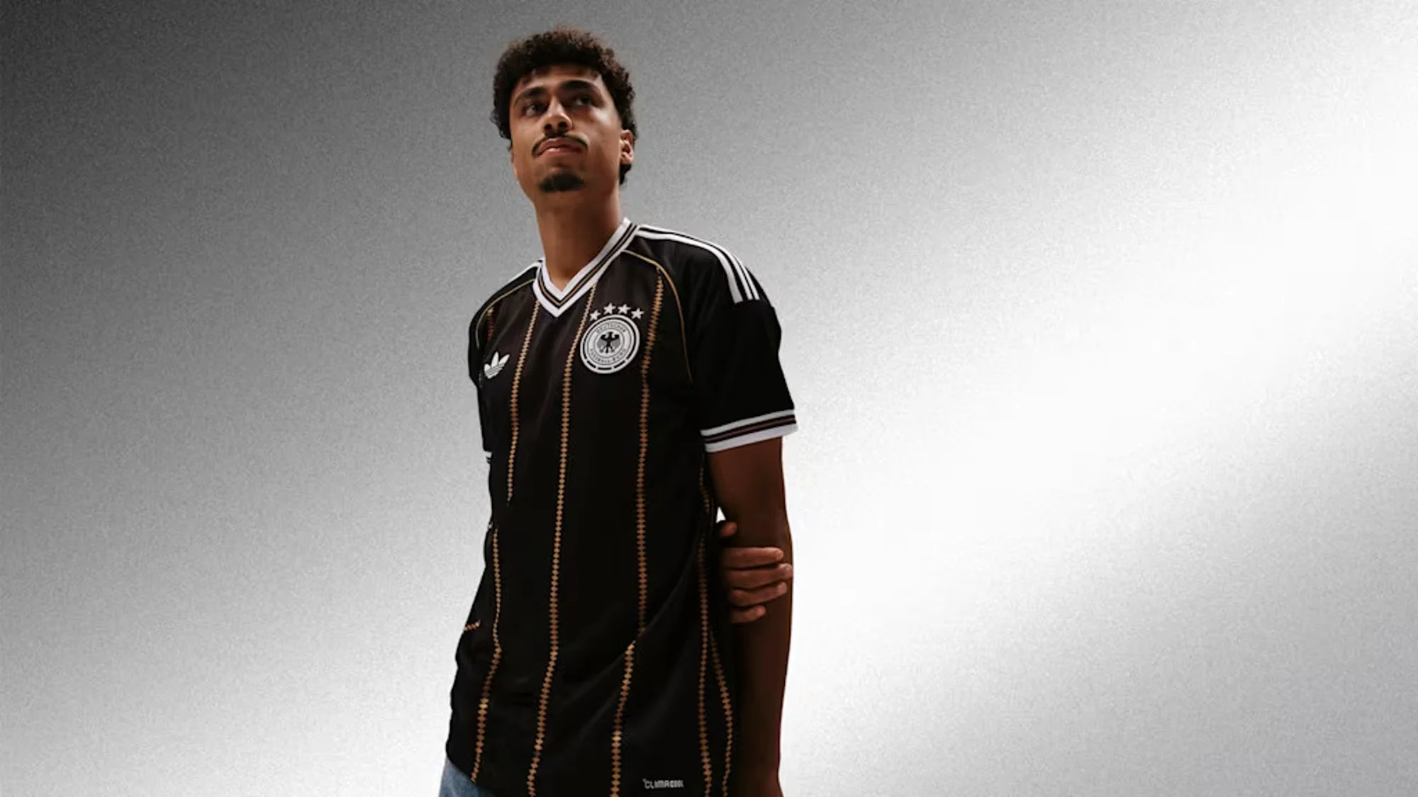 Alemania se despide de adidas con su tercera camiseta 2026: negro y oro para un adiós histórico
