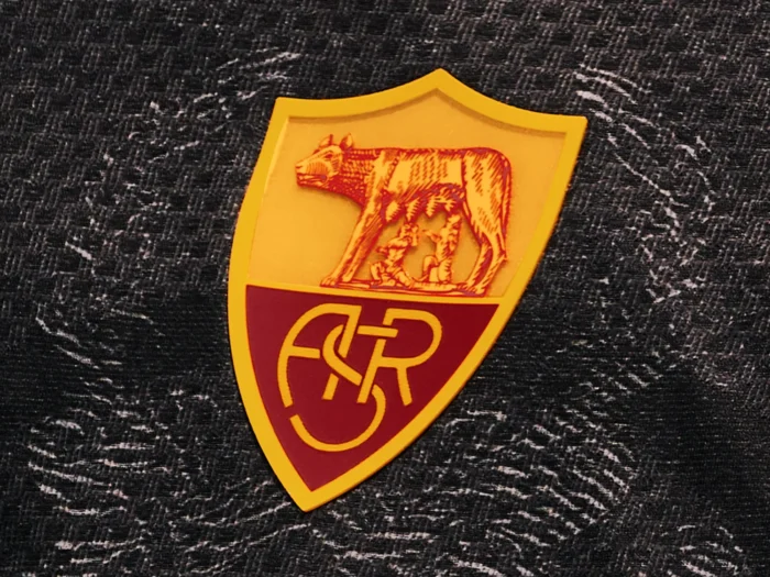La Roma convierte la Fides romana en su tercera camiseta
