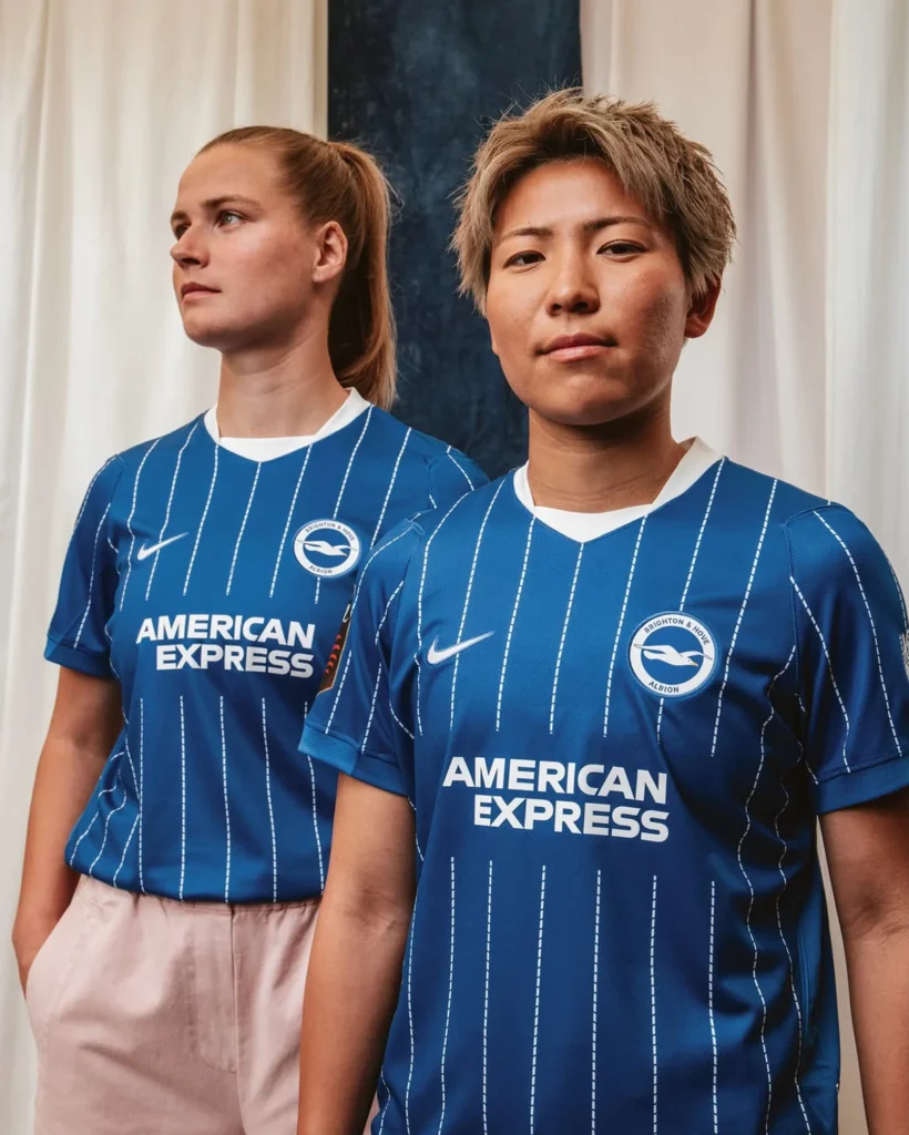 El Brighton mira a la final de 1983 en sus camisetas 2026-2027