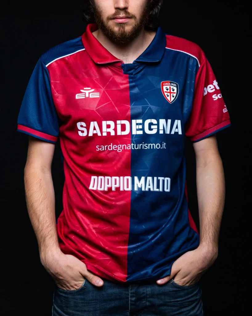 El Cagliari Calcio se reinventa: sus nuevas camisetas 2026-2027
