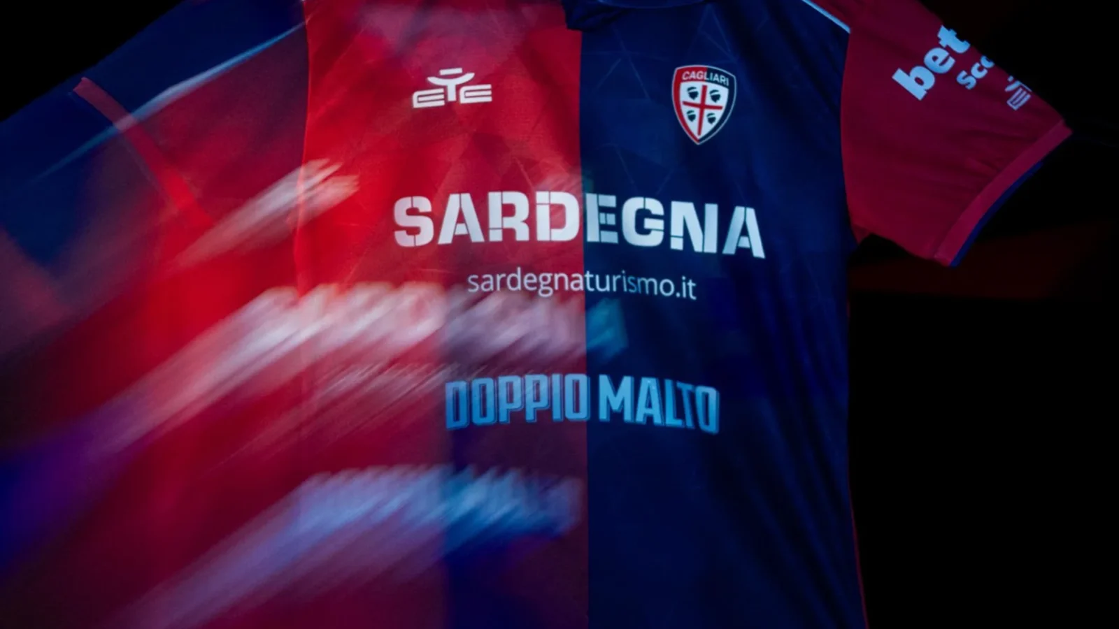 El Cagliari Calcio se reinventa: sus nuevas camisetas 2026-2027