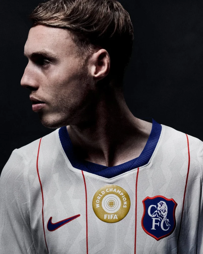 El Chelsea firma una tercera camiseta 2026-2027 con alma de los ochenta y los noventa