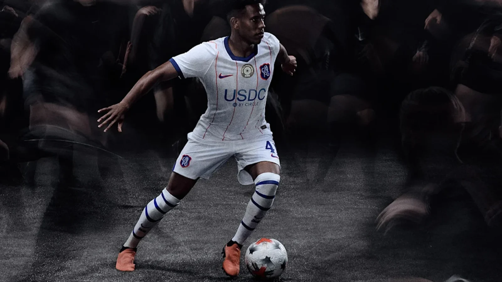 El Chelsea firma una tercera camiseta 2026-2027 con alma de los ochenta y los noventa