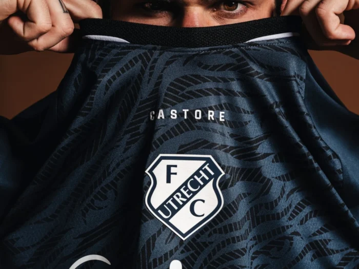 El FC Utrecht viaja a los años 90, al tigre y al grafiti en sus camisetas 2026-2027