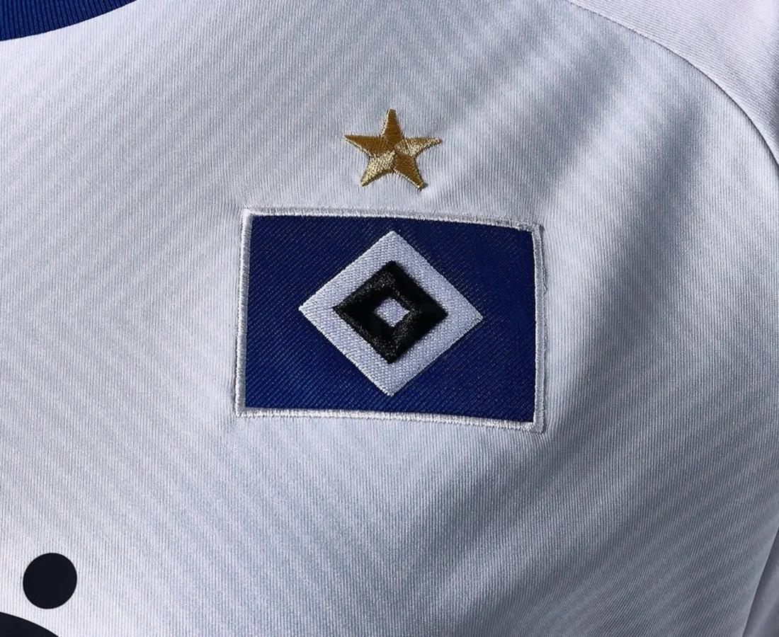 El Hamburger SV rinde homenaje al Volksparkstadion y a los años 80 en sus camisetas 2026-2027