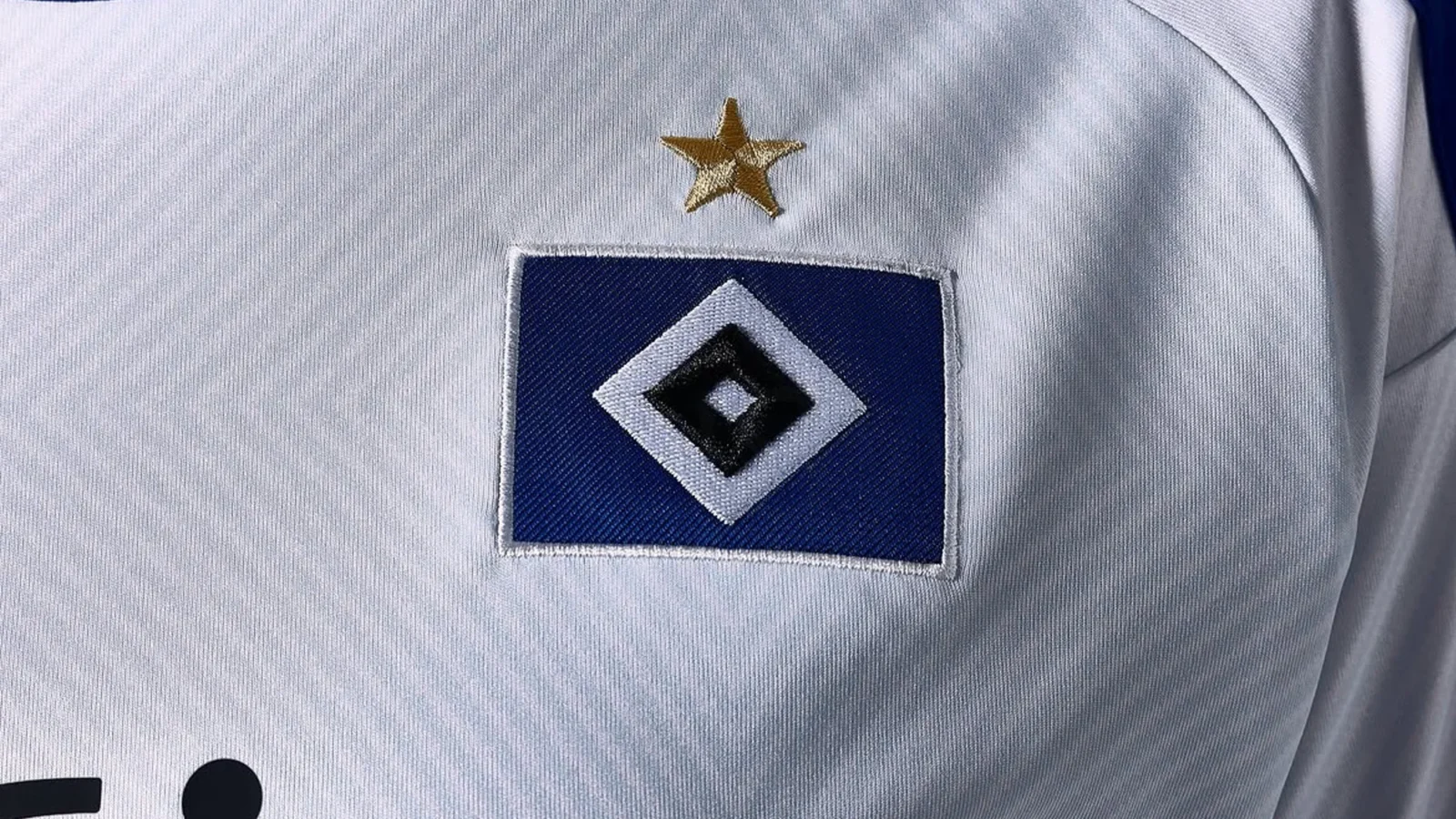 El Hamburger SV rinde homenaje al Volksparkstadion y a los años 80 en sus camisetas 2026-2027
