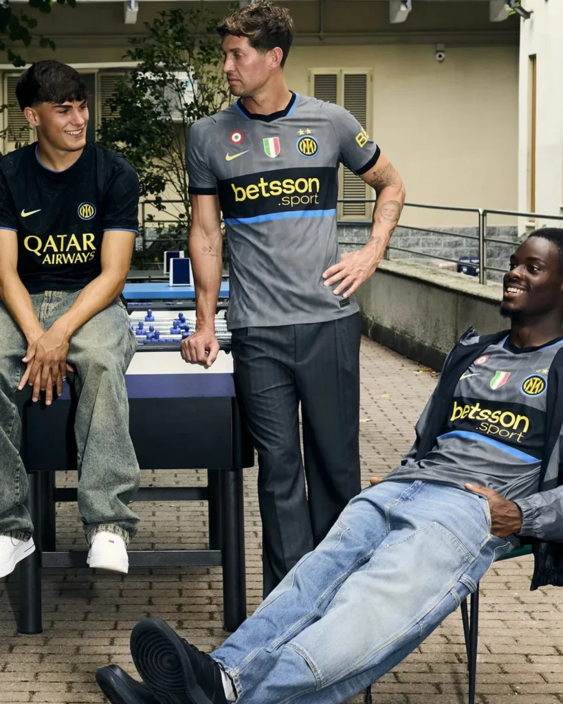 El Inter de Milán revive los años noventa en su tercera camiseta 2026-2027