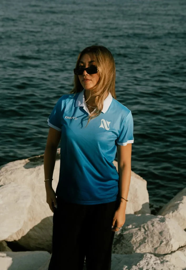 La Napoli Women presenta su camiseta local 2026-2027 inspirada en el mar de Nápoles