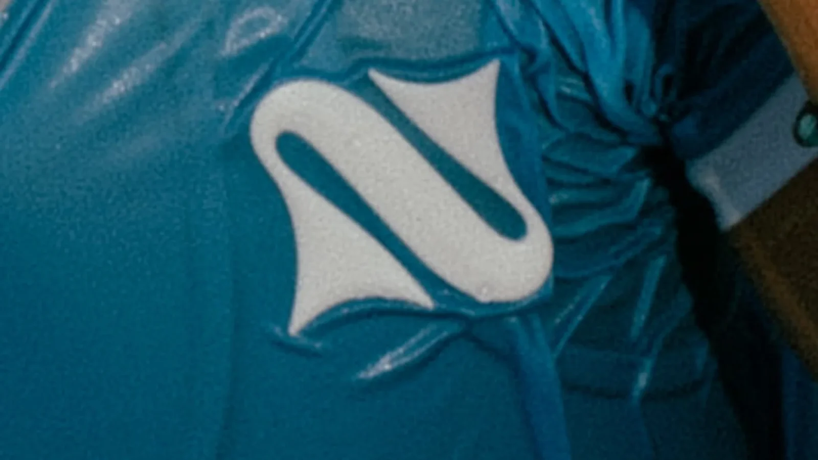 La Napoli Women presenta su camiseta local 2026-2027 inspirada en el mar de Nápoles
