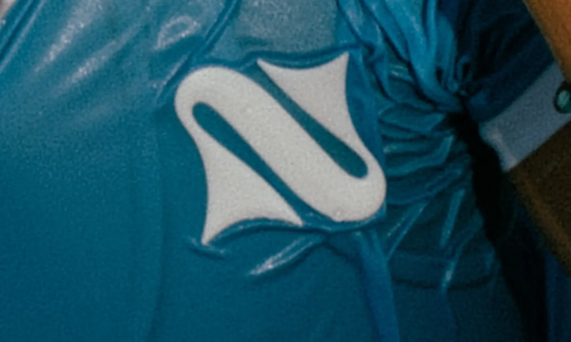 La Napoli Women presenta su camiseta local 2026-2027 inspirada en el mar de Nápoles