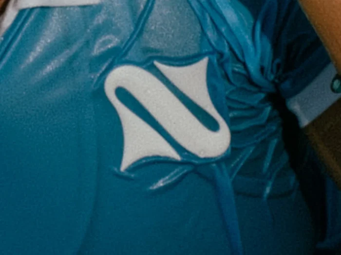 La Napoli Women presenta su camiseta local 2026-2027 inspirada en el mar de Nápoles