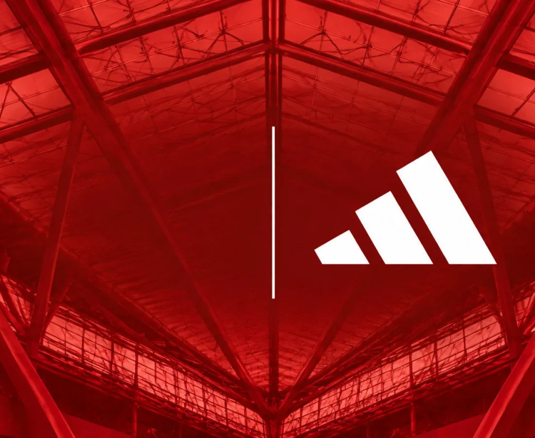 Los primeros detalles de la camiseta local del Ajax 2027-2028 apuntan a la estación Bijlmer ArenA