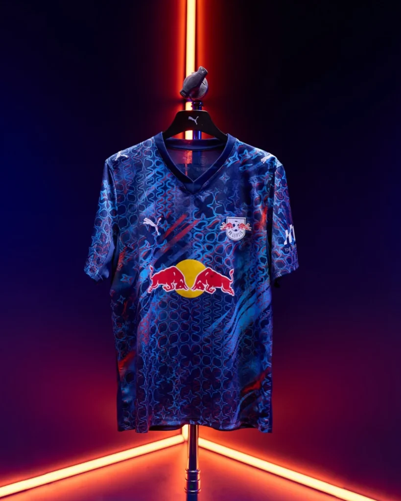 El RB Leipzig se inspira en su ciudad y su estadio en las camisetas 2026-2027