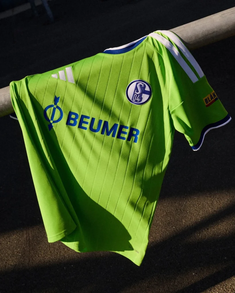 El Schalke 04 celebra los 25 años del VELTINS-Arena en sus camisetas 2026-2027