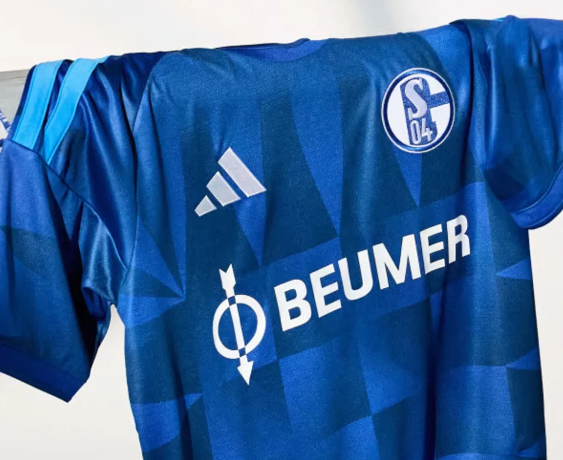 El Schalke 04 celebra los 25 años del VELTINS-Arena en sus camisetas 2026-2027