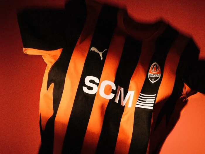 El Shakhtar Donetsk celebra sus 90 años con tres camisetas cargadas de historia