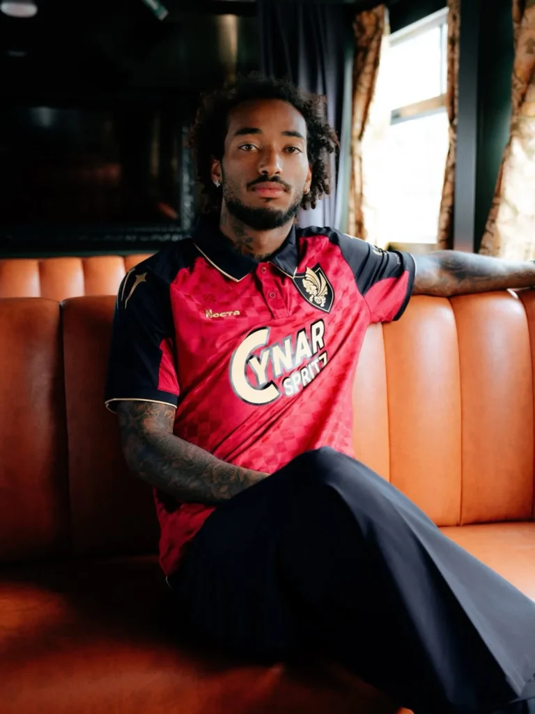 El Venezia FC rinde homenaje a sus colores y a los puentes de la ciudad en sus camisetas 2026-2027
